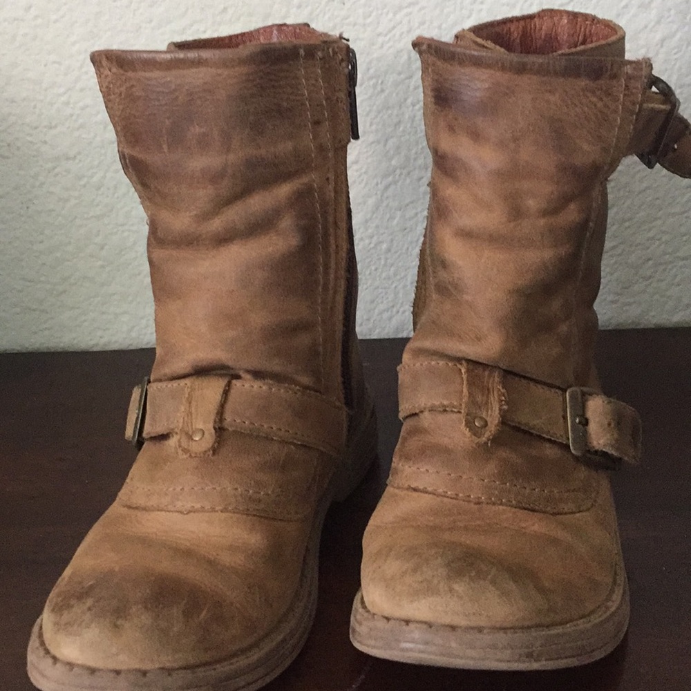 Leather boots